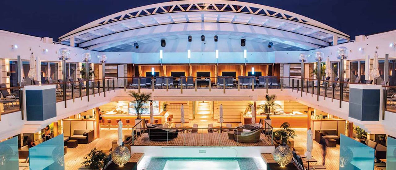 Im Pool oder an der Poolbar – wo erfrischt man sich am besten?