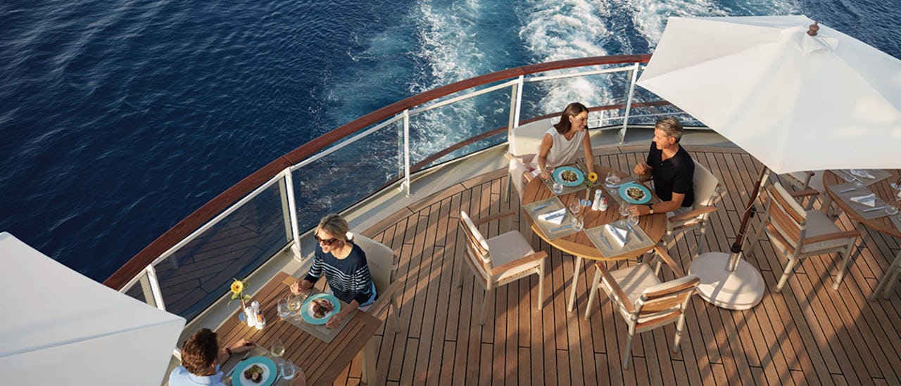 Im Yacht Club erleben Sie feinste Küche und einen unvergesslichen Panoramablick auf das Meer