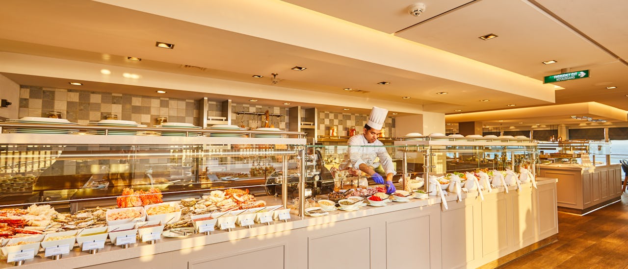 Grillspezialitäten und Kulinarisches vom Buffet