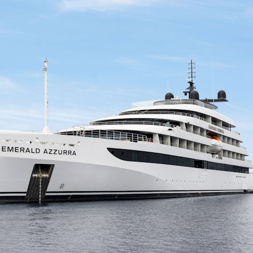 Emerald Azzurra Schiff