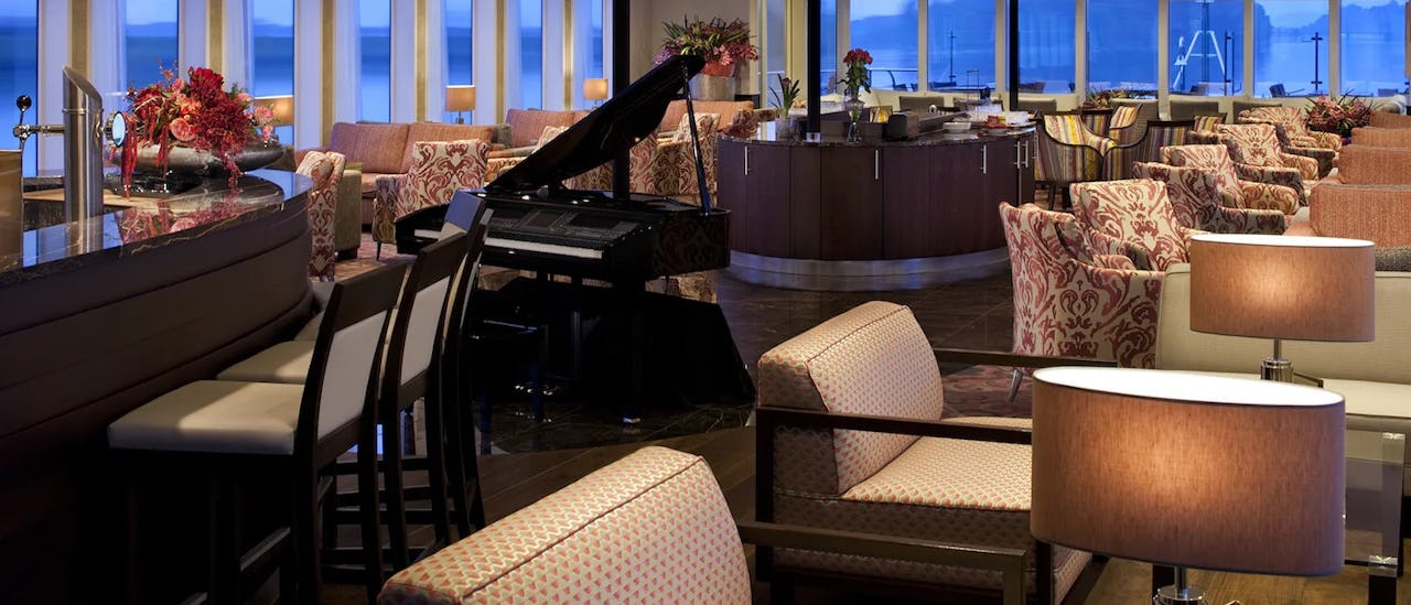 Piano Bar des Kreuzfahrtschiffes AmaCerto