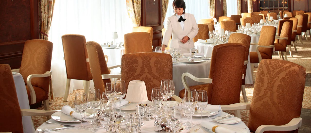Restaurant des Kreuzfahrtschiffes Riviera