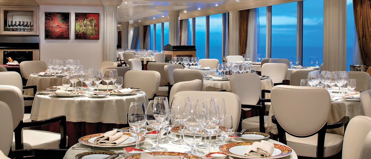 Restaurant des Kreuzfahrtschiffes Regatta