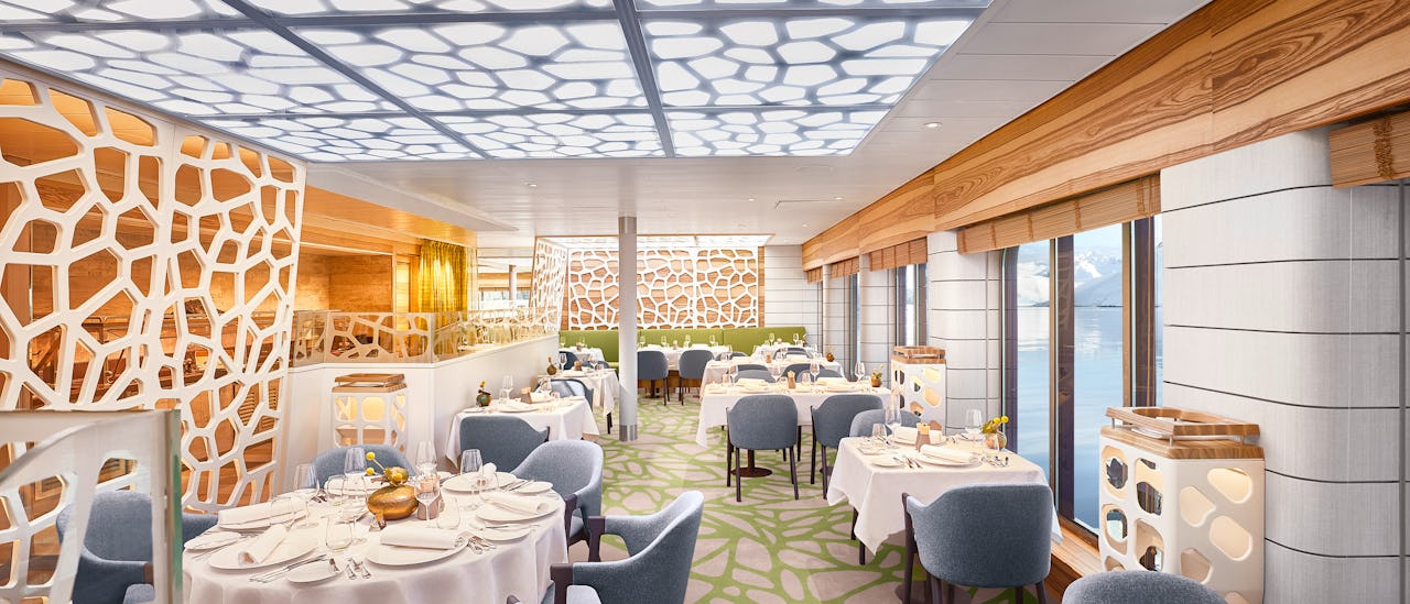 Restaurant des Kreuzfahrtschiffes Hanseatic Spirit