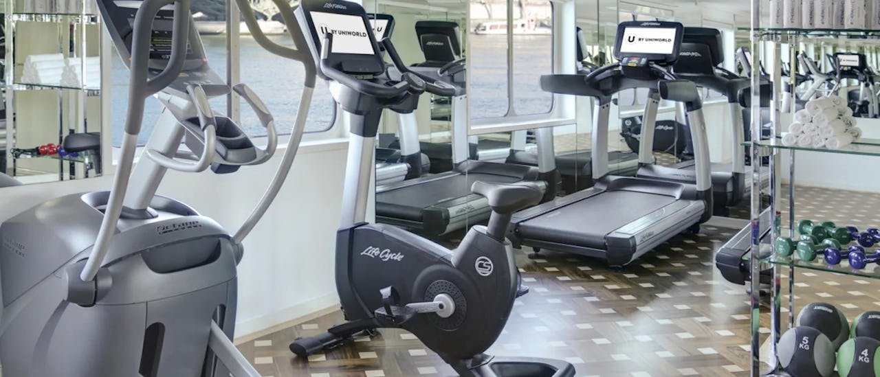 Fitnessraum des Kreuzfahrtschiffes S.S. Beatrice