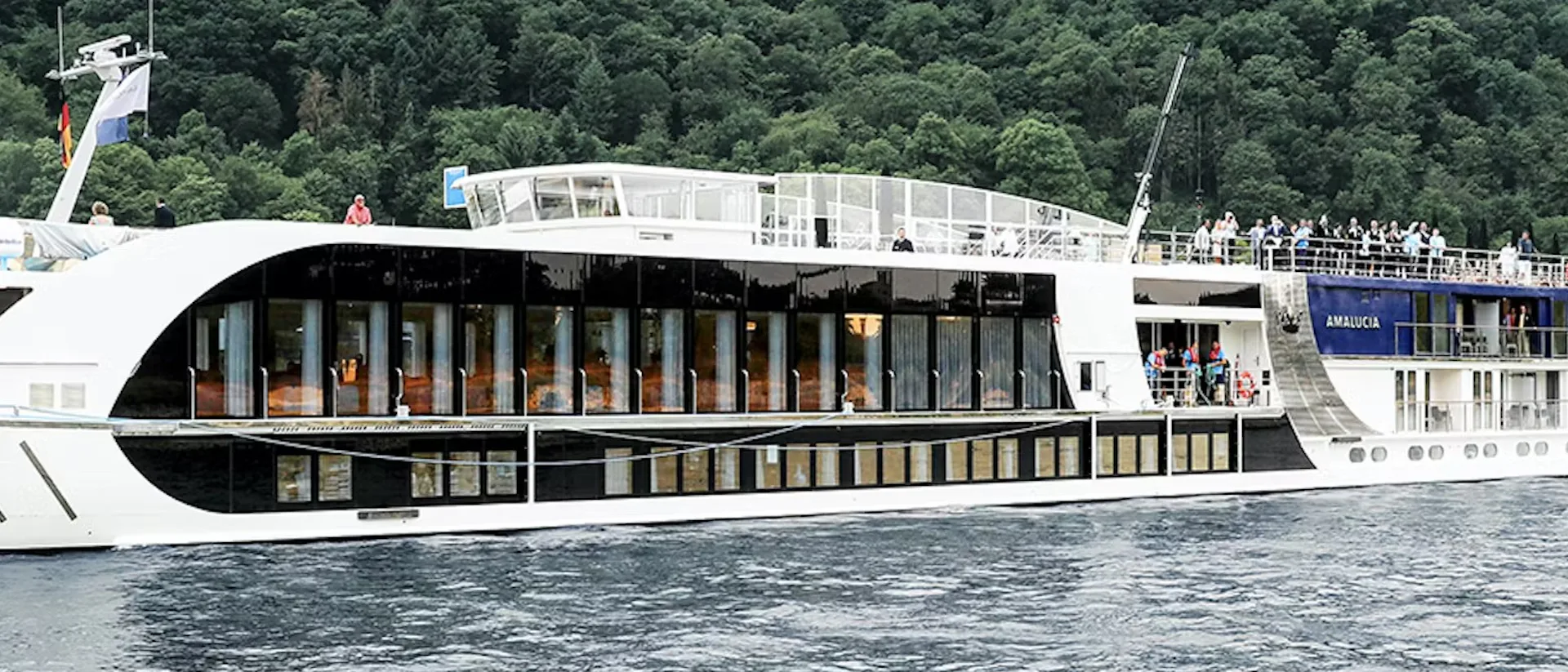 Flusskreuzfahrtschiff AmaLucia während der Fahrt