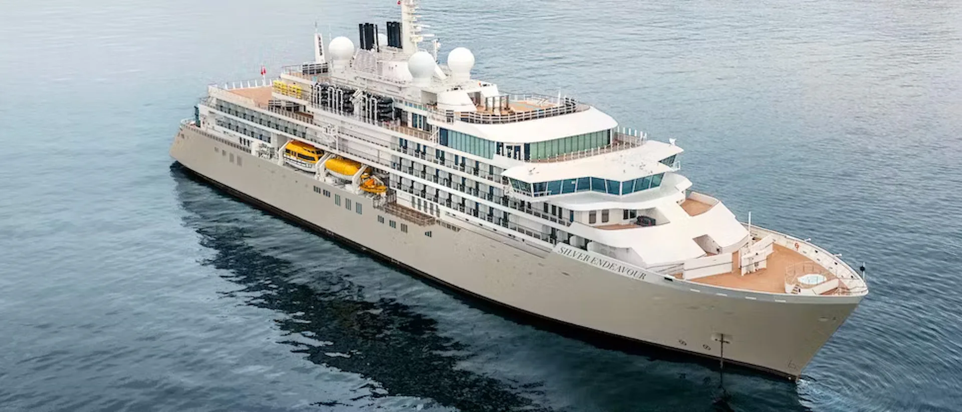 Kreuzfahrtschiff Silver Endeavour während der Fahrt