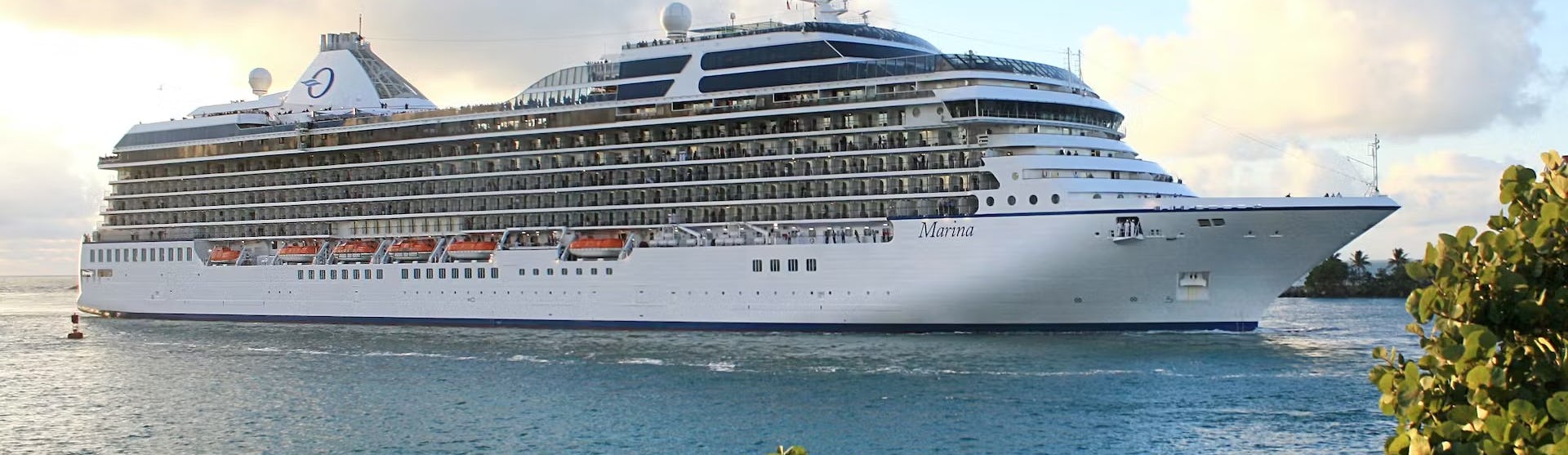 Kreuzfahrtschiff Marina während der Fahrt
