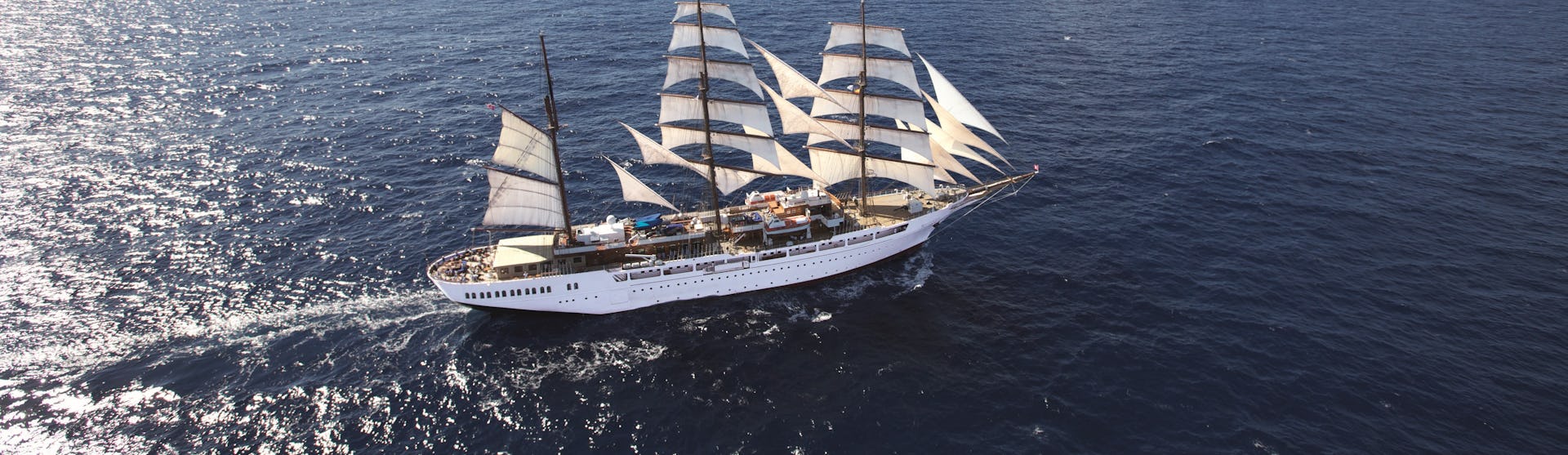 Kreuzfahrtschiff Sea Cloud 2 während der Fahrt