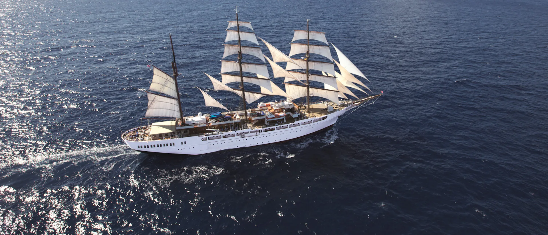 Kreuzfahrtschiff Sea Cloud 2 während der Fahrt