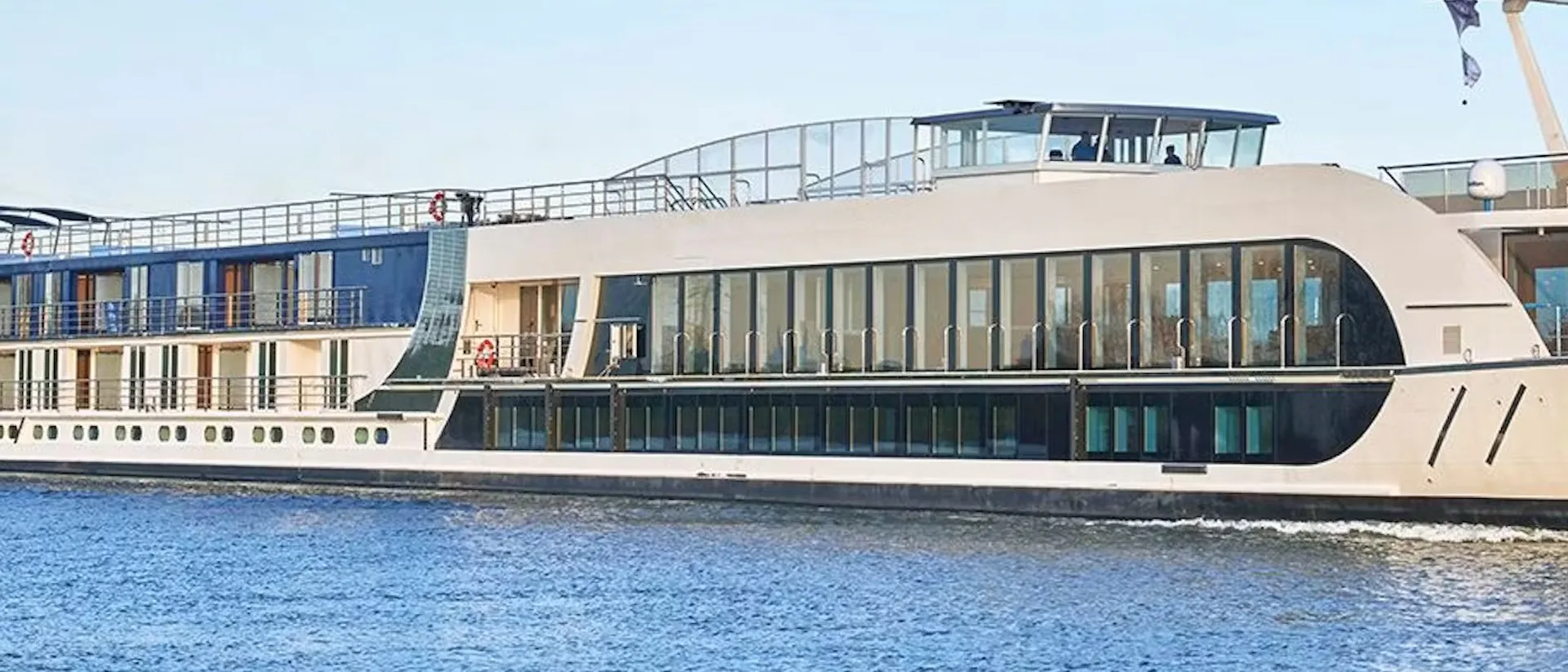 Flusskreuzfahrtschiff AmaSiena während der Fahrt
