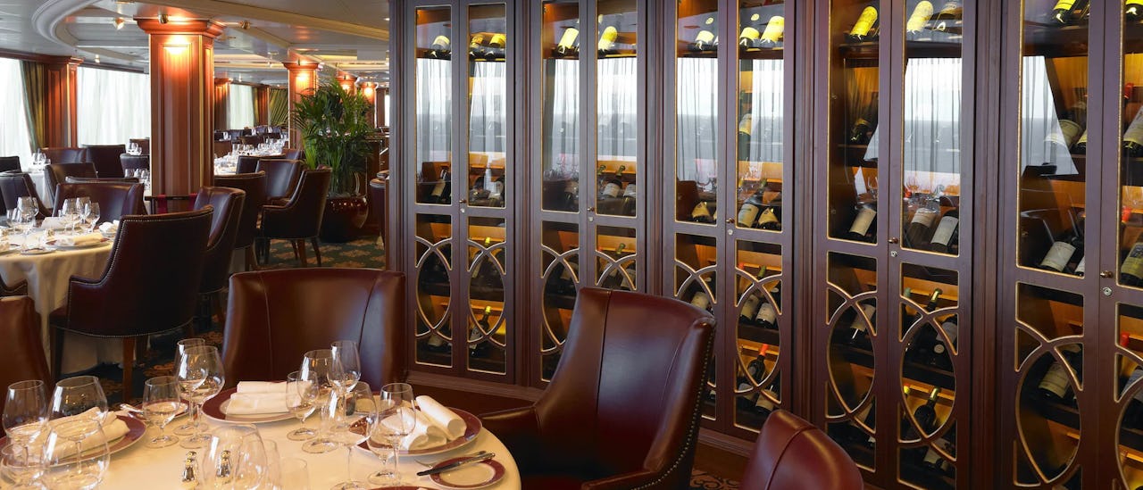 Restaurant des Kreuzfahrtschiffes Marina