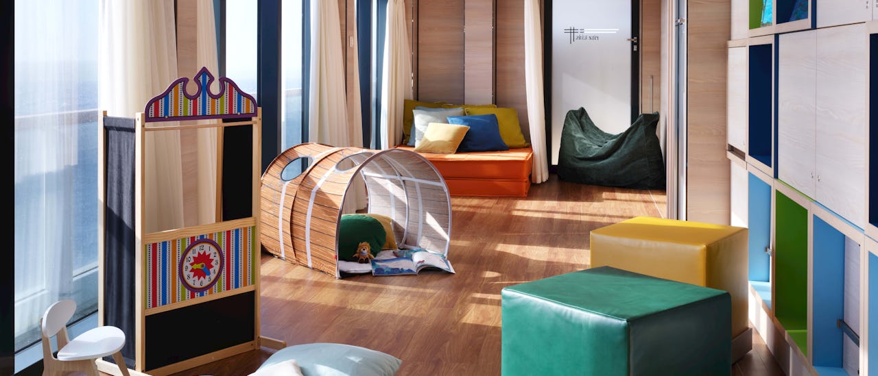 The Ritz Carlton Yacht Collection Kinder