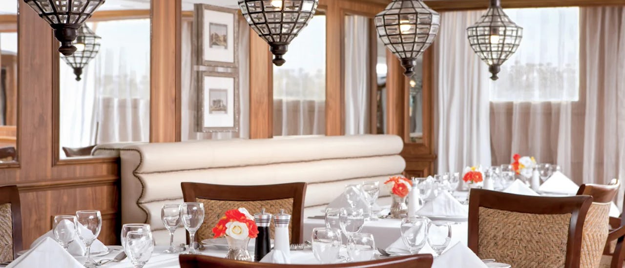 Restaurant des Kreuzfahrtschiffes River Tosca