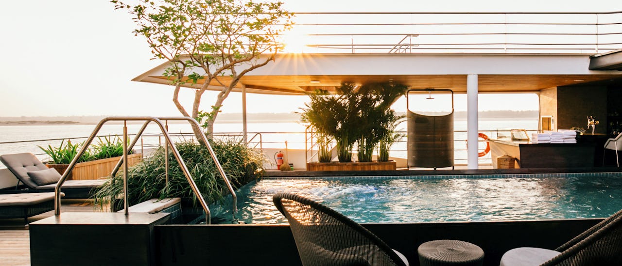 Pooldeck des Kreuzfahrtschiffes Scenic Spirit