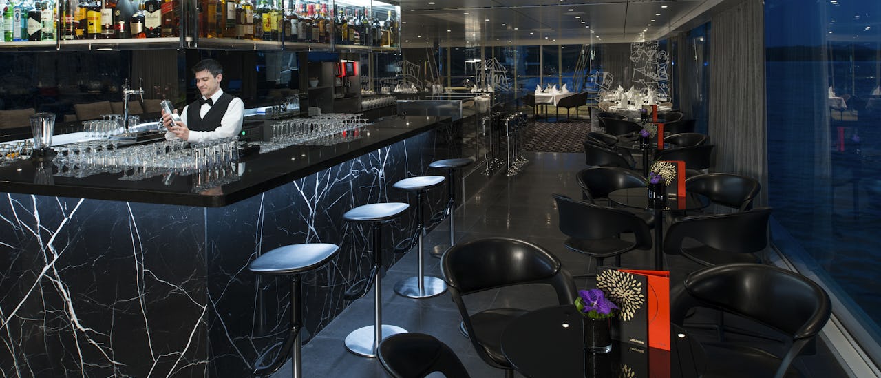 Bar des Kreuzfahrtschiffes Scenic Crystal