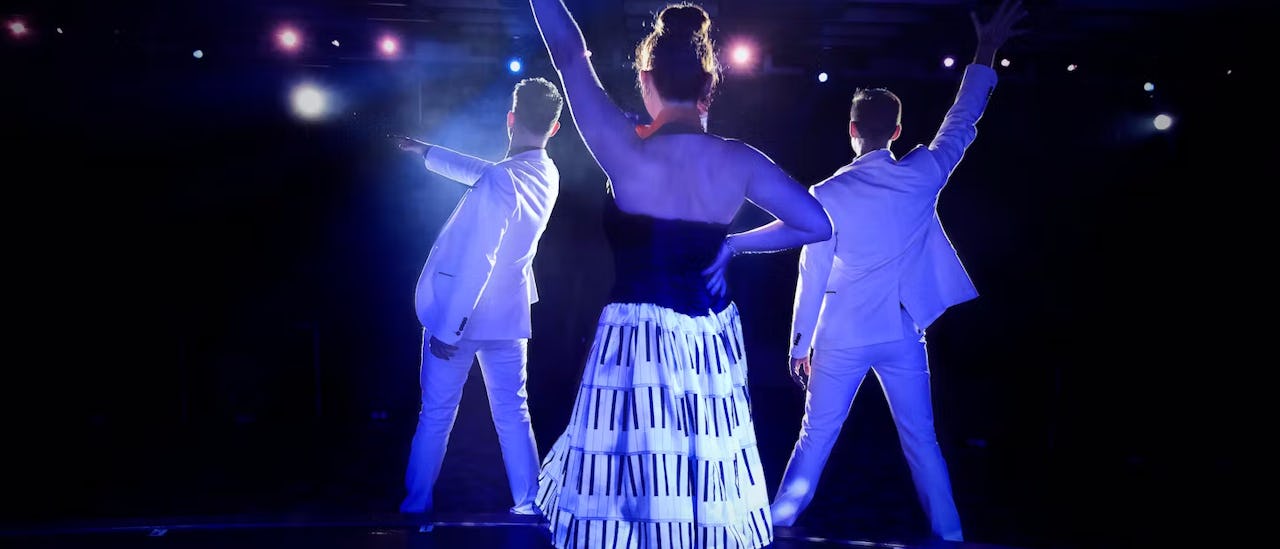 Tanzauftritt auf dem Kreuzfahrtschiff Silver Moon