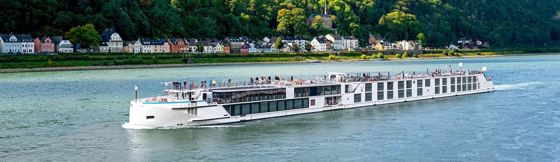 Flusskreuzfahrtschiff Riverside Ravel während der Fahrt