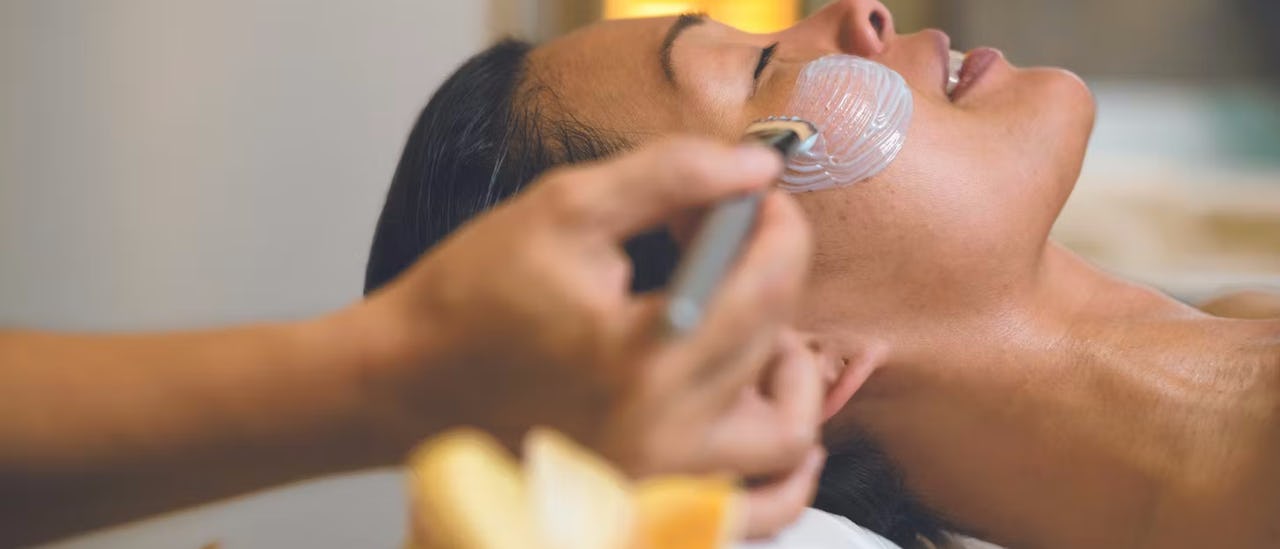 Wellness Gesichtsbehandlung auf dem Kreuzfahrtschiff Le Paul Gauguin