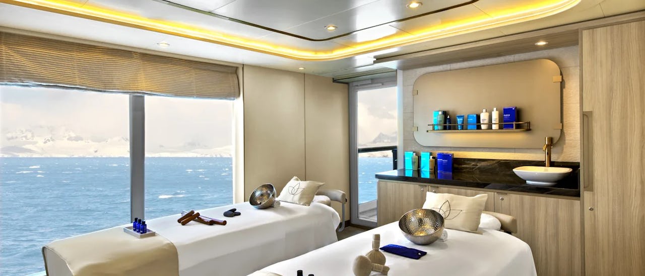 Massageraum mit Meerblick des Kreuzfahrtschiffes Seabourn Venture