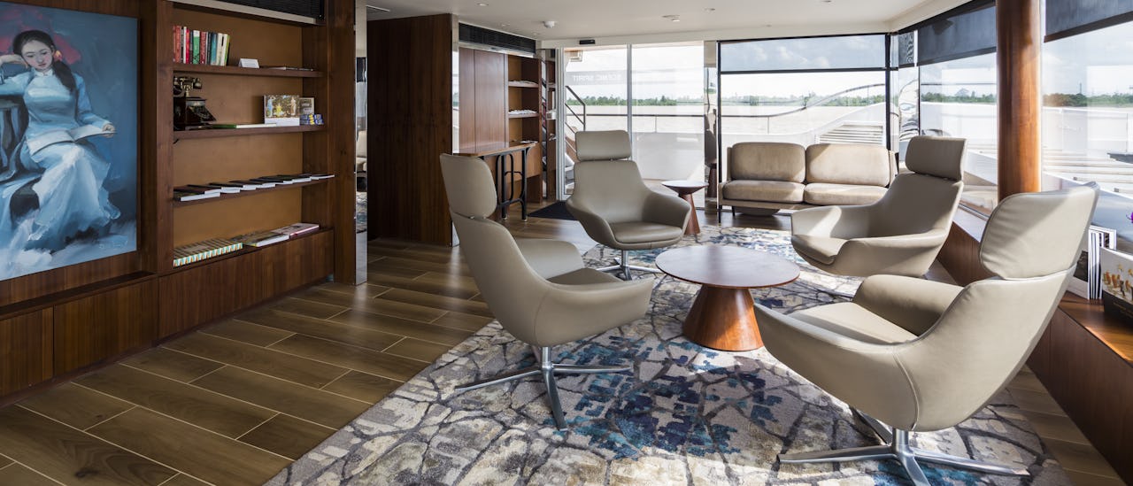 Aussichtslounge des Kreuzfahrtschiffes Scenic Spirit