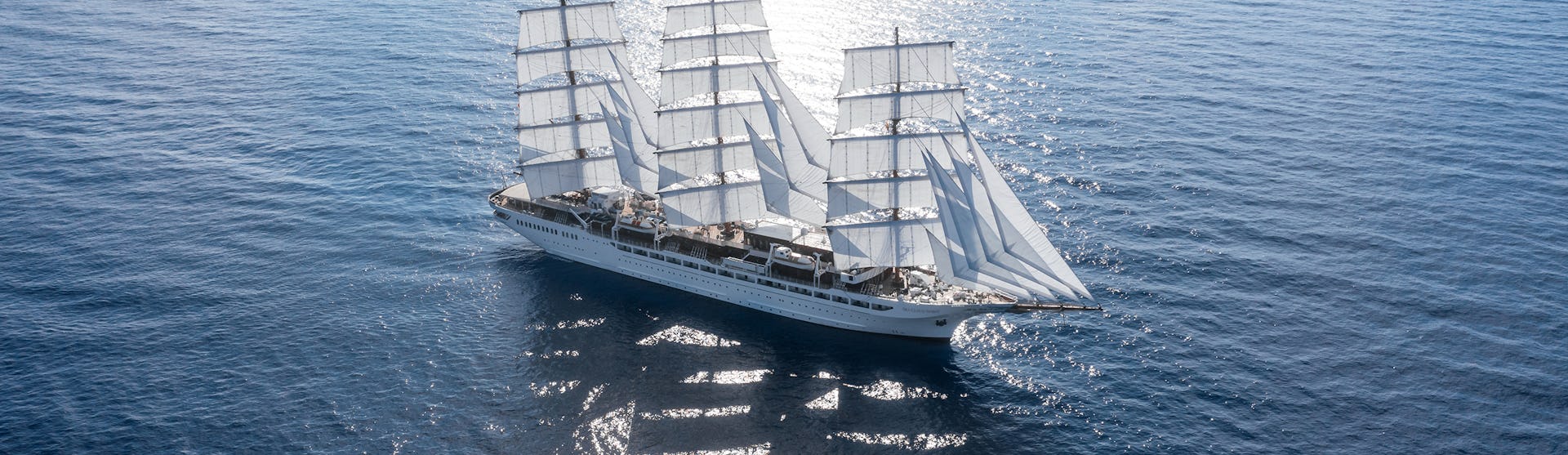 Kreuzfahrtschiff Sea Cloud Spirit während der Fahrt
