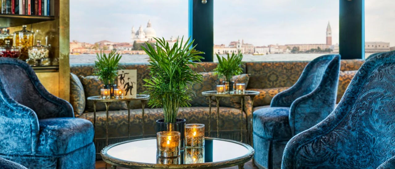 Lounge des Kreuzfahrtschiffes S.S. La Venezia Bar
