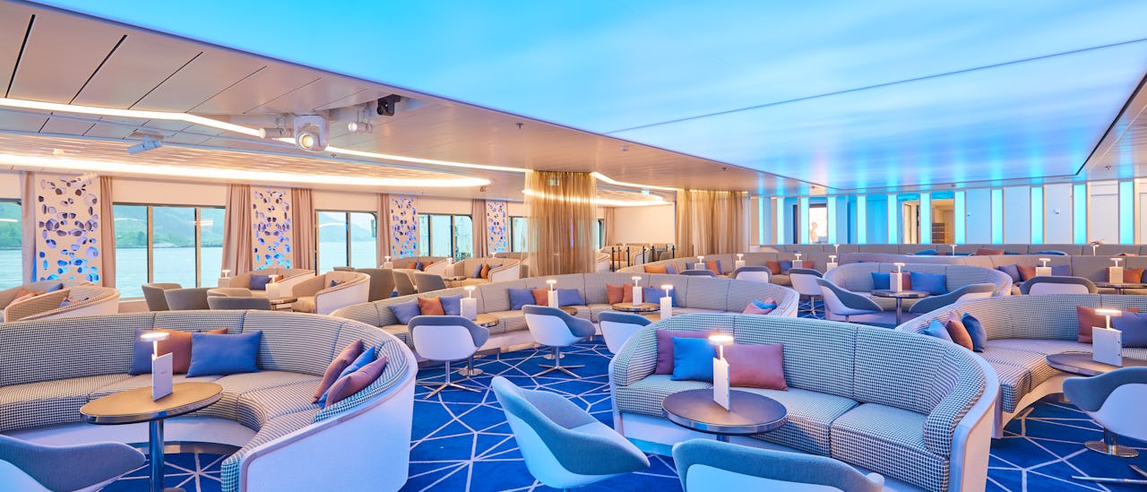 Lounge des Kreuzfahrtschiffes Hanseatic nature