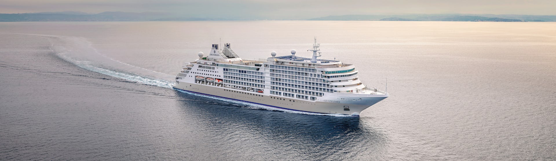 Kreuzfahrtschiff Silver Dawn während der Fahrt
