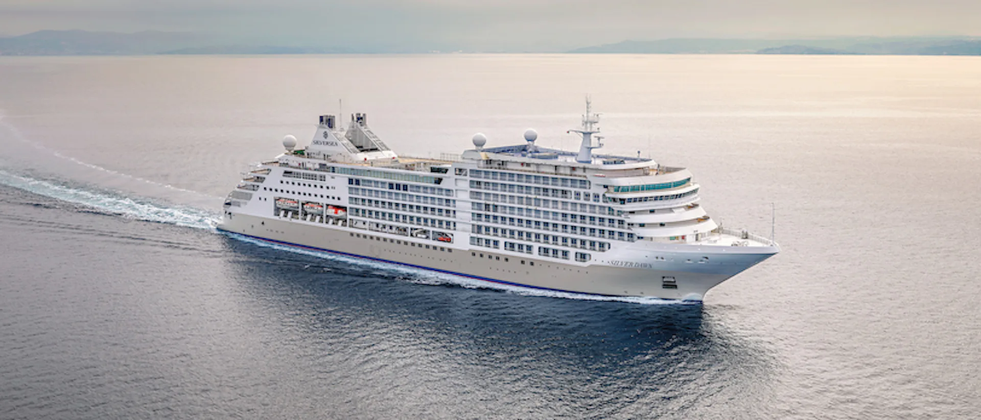 Kreuzfahrtschiff Silver Dawn während der Fahrt